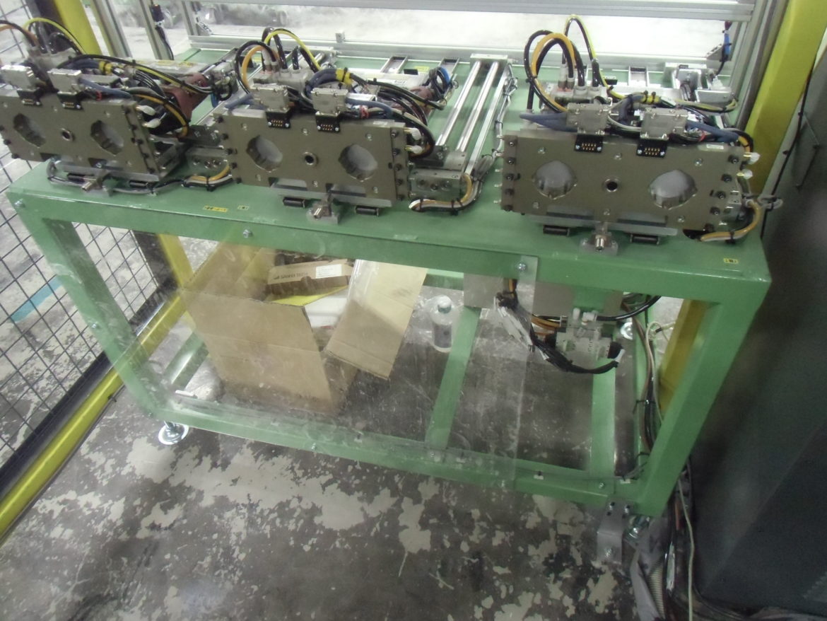 産業用ロボットの企画・設計・製造　アイズロボ株式会社 ATC（オートツールチェンジ）による多機能化作業